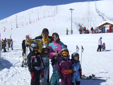 Family skiing 2006